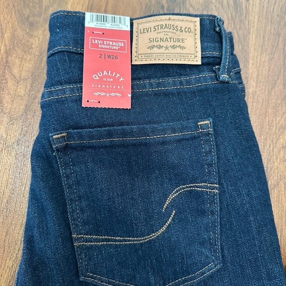 Classic Women's Skinny Jeans - Dark Blue - Picture 6 of 9